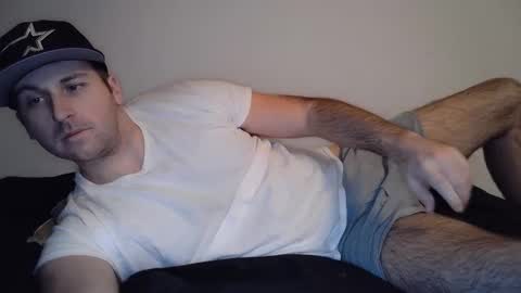 Snapshot of theetwohander chatting on February 24, 11:21 am Theetwohander online show from February 24, 11:21 am