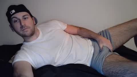 Snapshot of theetwohander chatting on February 28, 2:31 am Theetwohander online show from February 28, 2:31 am