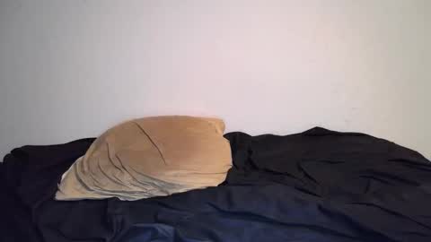 Snapshot of theetwohander chatting on February 28, 11:14 am Theetwohander online show from February 28, 11:14 am