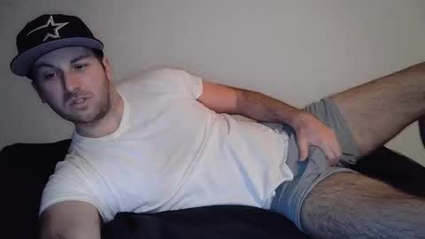 Snapshot of theetwohander chatting on March 1, 3:43 am Theetwohander online show from March 1, 3:43 am