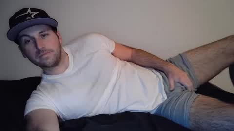 Snapshot of theetwohander chatting on March 1, 11:50 am Theetwohander online show from March 1, 11:50 am