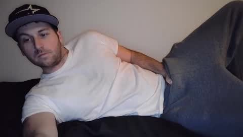 Snapshot of theetwohander chatting on March 2, 3:34 am Theetwohander online show from March 2, 3:34 am