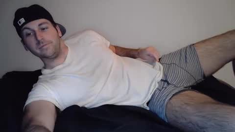 Snapshot of theetwohander chatting on March 5, 4:02 am Theetwohander online show from March 5, 4:02 am