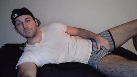 Snapshot of theetwohander chatting on March 6, 12:00 am Theetwohander online show from March 6, 12:00 am