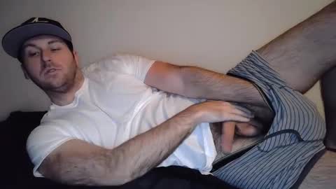 Snapshot of theetwohander chatting on March 8, 11:48 am Theetwohander online show from March 8, 11:48 am