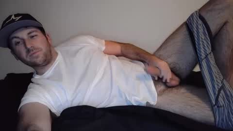 Snapshot of theetwohander chatting on March 9, 11:36 am Theetwohander online show from March 9, 11:36 am