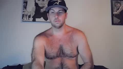 Snapshot of theetwohander chatting on September 18, 1:40 am Theetwohander online show from September 18, 1:40 am