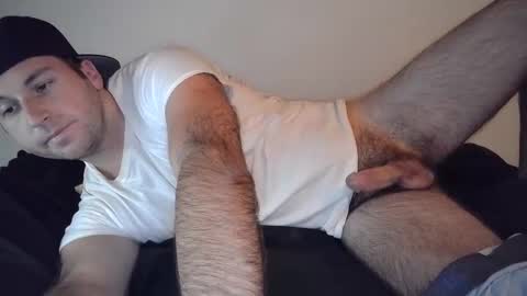 Snapshot of theetwohander chatting on October 28, 3:21 am Theetwohander online show from October 28, 3:21 am