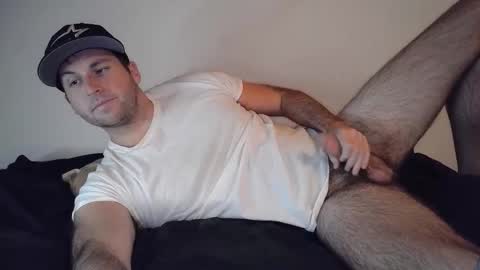 Snapshot of theetwohander chatting on October 29, 2:25 am Theetwohander online show from October 29, 2:25 am