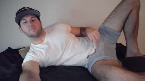 Snapshot of theetwohander chatting on October 30, 2:35 am Theetwohander online show from October 30, 2:35 am