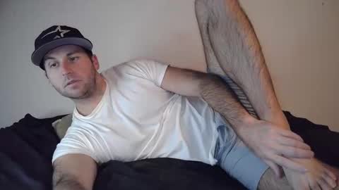 Snapshot of theetwohander chatting on October 31, 2:34 am Theetwohander online show from October 31, 2:34 am