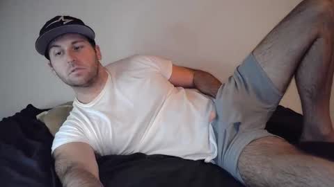 Snapshot of theetwohander chatting on November 1, 2:35 am Theetwohander online show from November 1, 2:35 am