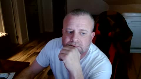 Snapshot of theflirtinsquirts chatting on February 3, 8:19 am EthicalNightOps online show from February 3, 8:19 am