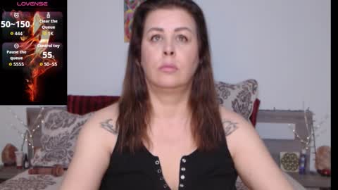 Snapshot of thefoxyone25 chatting on September 17, 5:53 am Delilah online show from September 17, 5:53 am