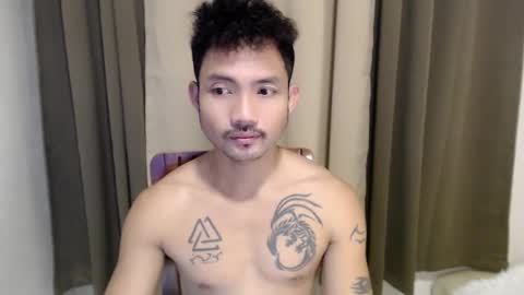 Snapshot of thefriskyasian chatting on September 23, 1:25 pm Jaycee online show from September 23, 1:25 pm