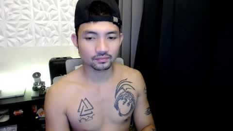 Snapshot of thefriskyasian chatting on October 3, 1:02 am Jaycee online show from October 3, 1:02 am