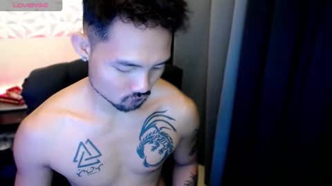 Snapshot of thefriskyasian chatting on October 10, 10:42 pm Jaycee online show from October 10, 10:42 pm