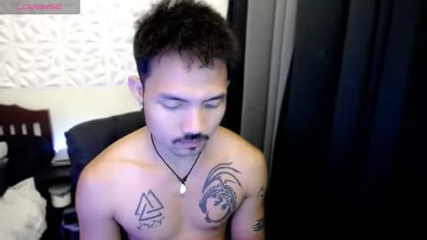 Snapshot of thefriskyasian chatting on October 24, 8:55 am Jaycee online show from October 24, 8:55 am