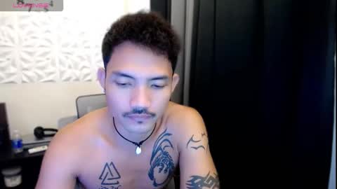 Snapshot of thefriskyasian chatting on October 27, 11:20 pm Jaycee online show from October 27, 11:20 pm