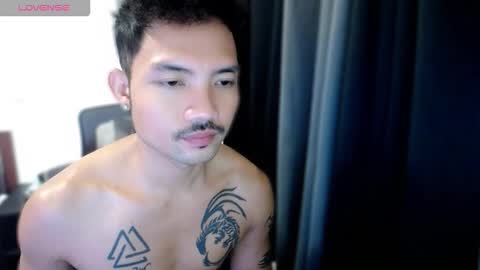 Snapshot of thefriskyasian chatting on October 29, 1:52 am Jaycee online show from October 29, 1:52 am