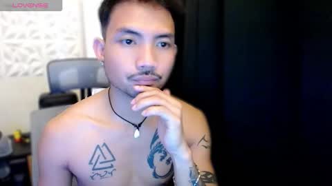 Snapshot of thefriskyasian chatting on November 2, 4:59 am Jaycee online show from November 2, 4:59 am