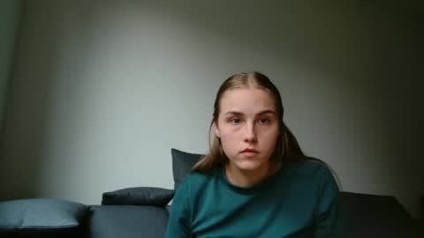 Snapshot of thegirlandboy chatting on September 21, 3:35 pm Eliza Albert online show from September 21, 3:35 pm