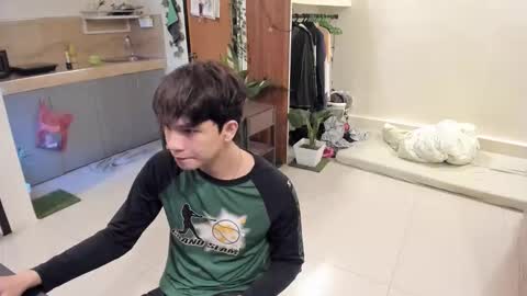 Snapshot of thegreenmagus chatting on November 6, 5:52 am Green online show from November 6, 5:52 am