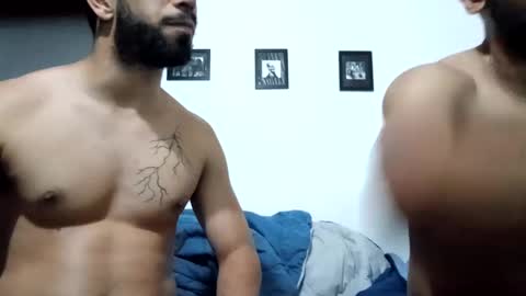 thehousedog online show from January 29, 4:05 am