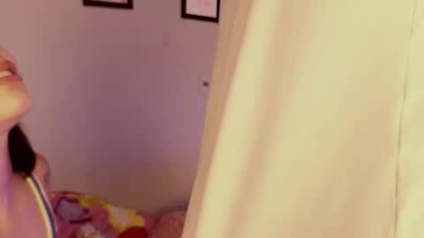 Snapshot of thehousex chatting on February 25, 4:44 am Meghan and Graham3 online show from February 25, 4:44 am