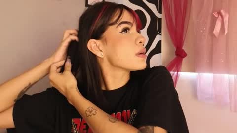 Snapshot of thehousex chatting on March 24, 2:22 pm Meghan and Graham3 online show from March 24, 2:22 pm