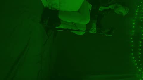 Snapshot of thehungmantis chatting on January 20, 1:28 am thehungmantis online show from January 20, 1:28 am