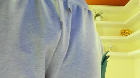 Snapshot of theinderhoot chatting on January 8, 5:48 pm theinderhoot online show from January 8, 5:48 pm