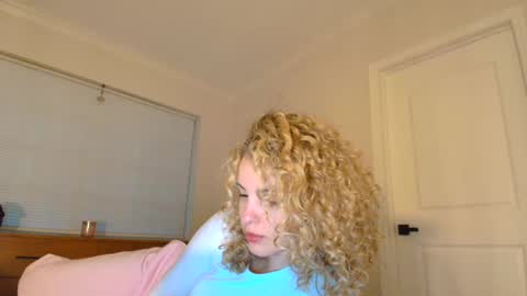 Lily Marie online show from January 28, 11:17 pm