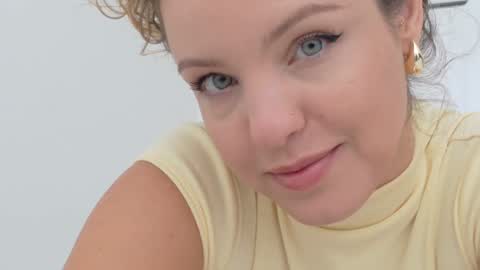 Lily Marie online show from November 28, 5:59 pm