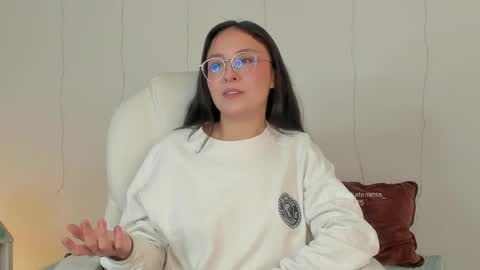 Snapshot of thekatemess_ chatting on April 7, 6:03 am Katie. Kate is the name I go by. online show from April 7, 6:03 am