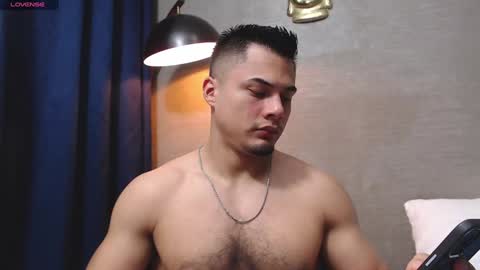 Snapshot of thekingerick chatting on December 29, 1:45 am thekingerick online show from December 29, 1:45 am