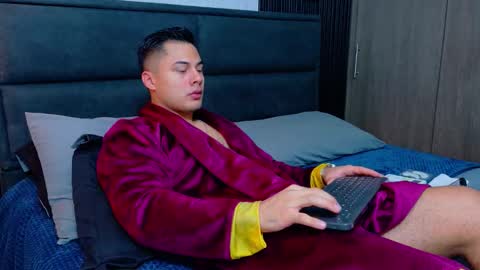 Snapshot of thekingerick chatting on February 14, 6:48 pm thekingerick online show from February 14, 6:48 pm