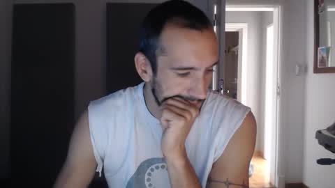 Snapshot of thekingofpains chatting on December 2, 12:18 pm KINGOFPAINS online show from December 2, 12:18 pm