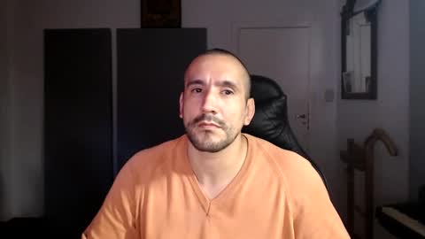 Snapshot of thekingofpains chatting on October 21, 2:23 am KINGOFPAINS online show from October 21, 2:23 am