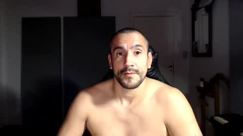 Snapshot of thekingofpains chatting on October 24, 2:41 am KINGOFPAINS online show from October 24, 2:41 am