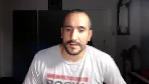 Snapshot of thekingofpains chatting on October 28, 3:47 pm KINGOFPAINS online show from October 28, 3:47 pm