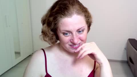 Ella online show from December 11, 8:50 pm