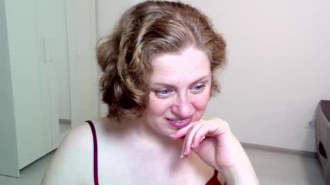 Ella online show from December 21, 6:52 am