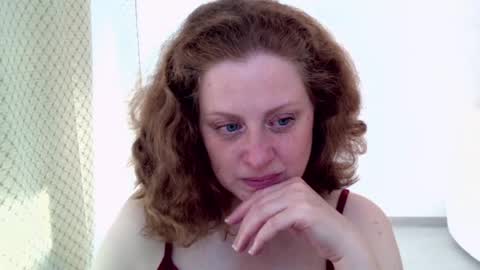 Snapshot of theladysblush chatting on May 5, 7:49 am Ella online show from May 5, 7:49 am