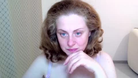 Snapshot of theladysblush chatting on May 18, 6:36 pm Ella online show from May 18, 6:36 pm