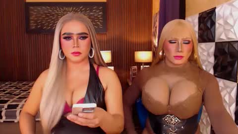 Snapshot of thelastdestroyerxx chatting on February 20, 6:41 pm Paula online show from February 20, 6:41 pm