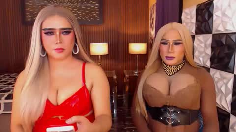 Snapshot of thelastdestroyerxx chatting on February 25, 9:57 pm Paula online show from February 25, 9:57 pm