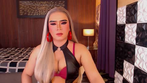 Snapshot of thelastdestroyerxx chatting on March 2, 7:15 am Paula online show from March 2, 7:15 am