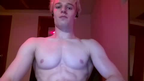 Snapshot of thelevimeyers chatting on April 3, 10:19 pm thelevimeyers online show from April 3, 10:19 pm