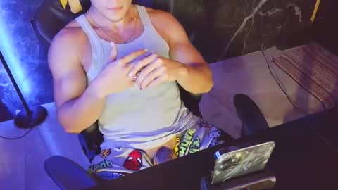 Snapshot of thelitoshowofficial chatting on April 3, 2:42 am thelitoshowofficial online show from April 3, 2:42 am